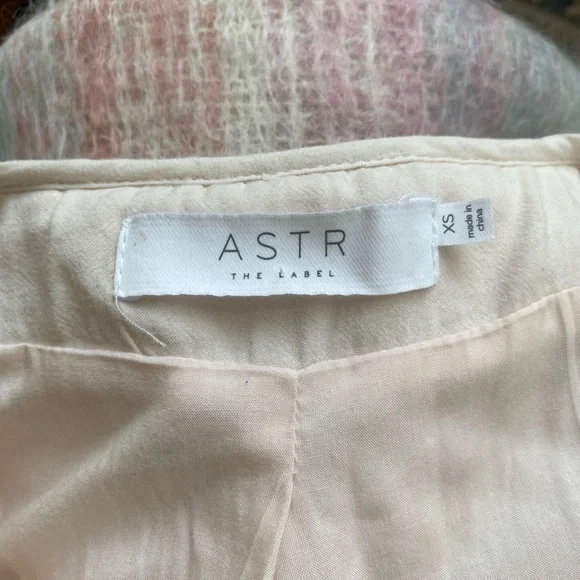 ASTR Ivory Quilted Cropped Blazer Jacket Women's XS - Picture 9 of 11